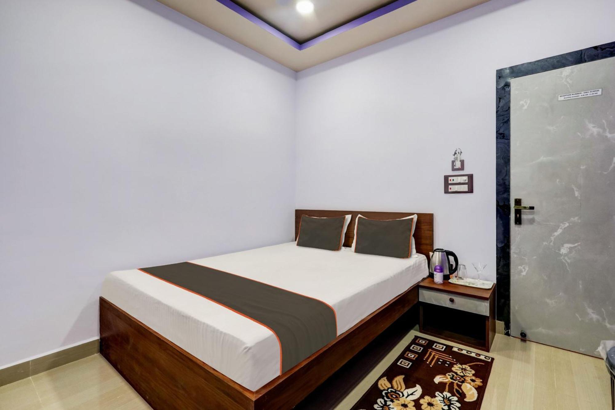 Collection O Ashirbad Lodge Guwahati Exteriör bild