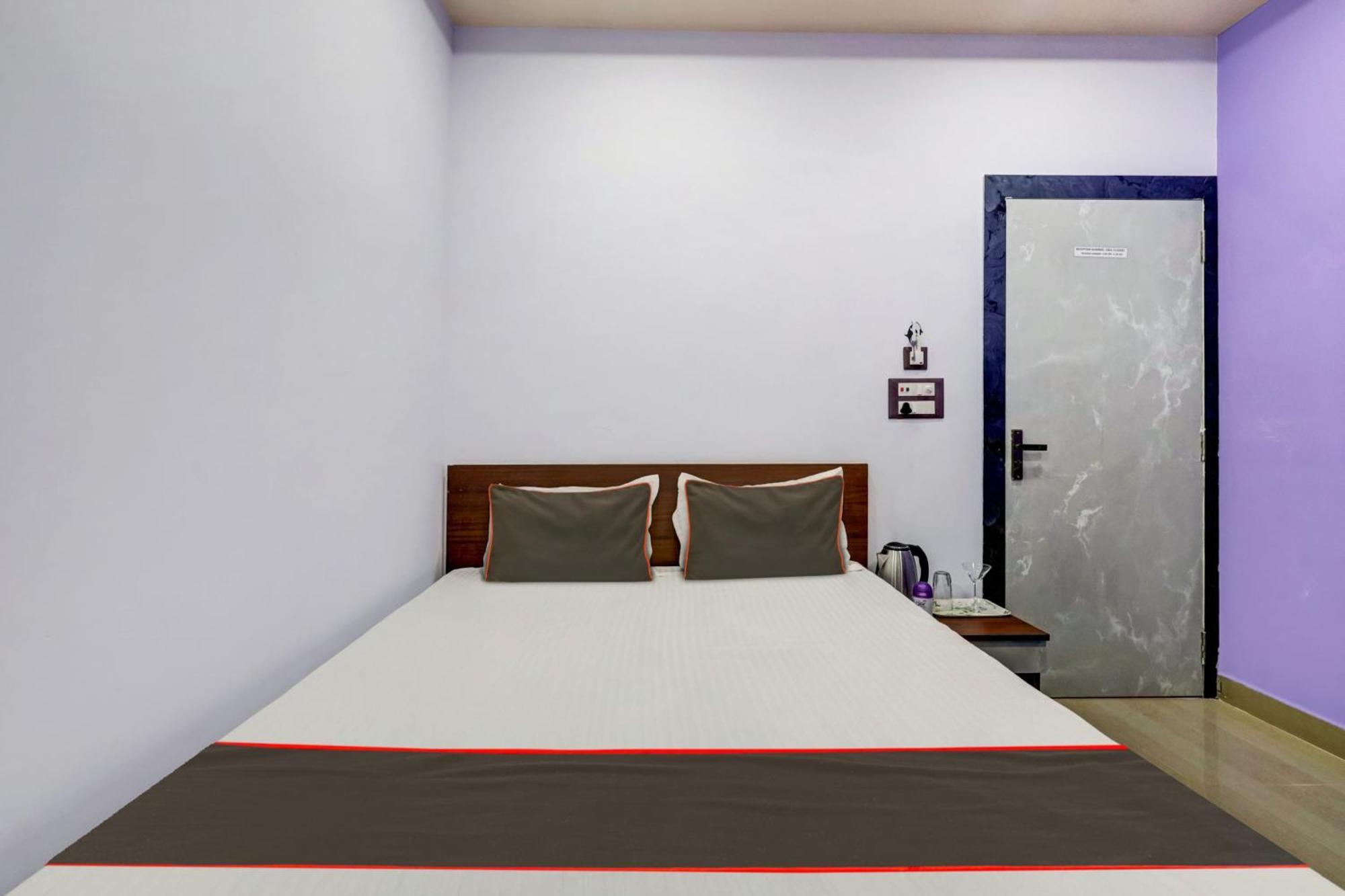 Collection O Ashirbad Lodge Guwahati Exteriör bild