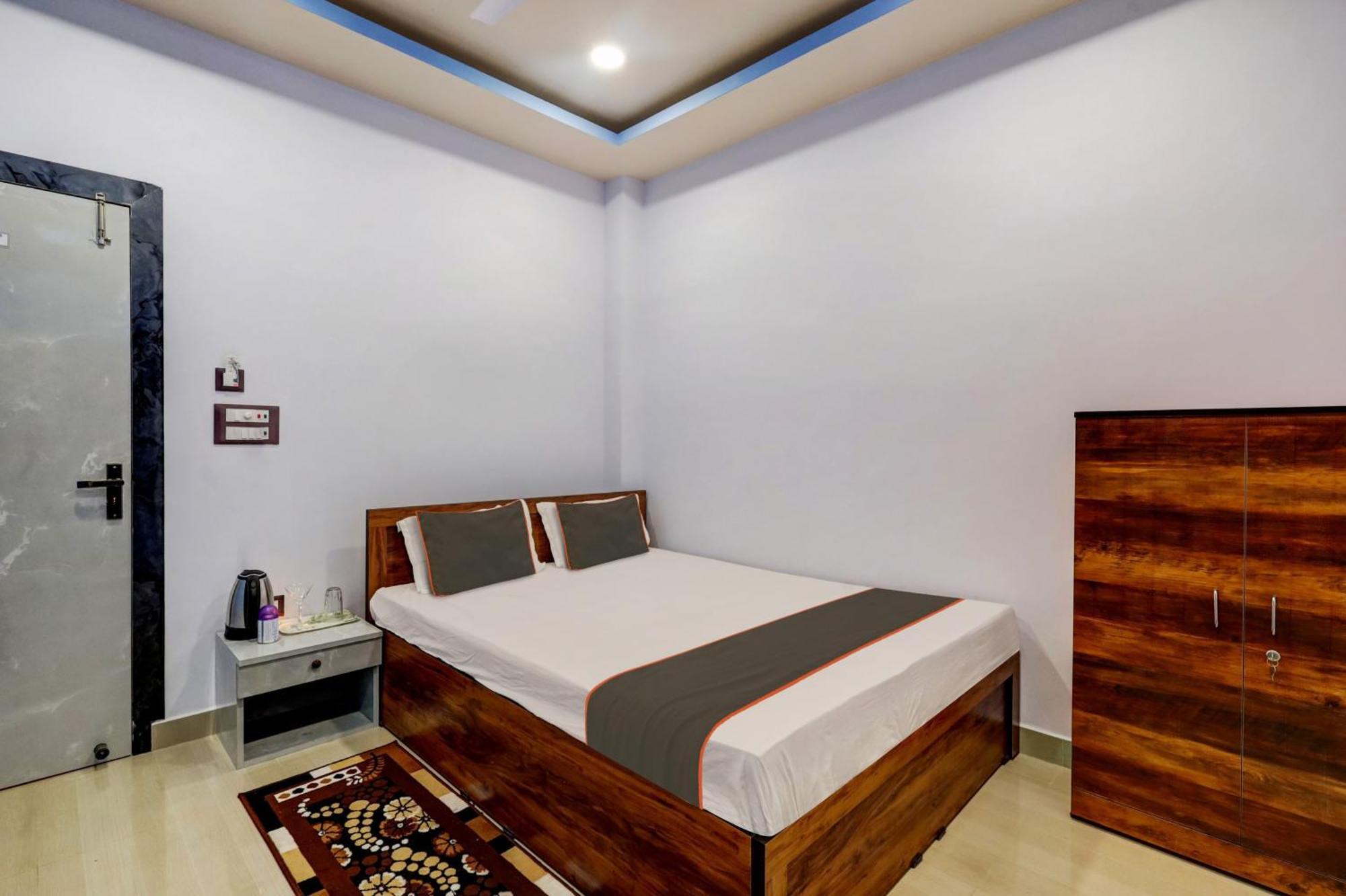 Collection O Ashirbad Lodge Guwahati Exteriör bild