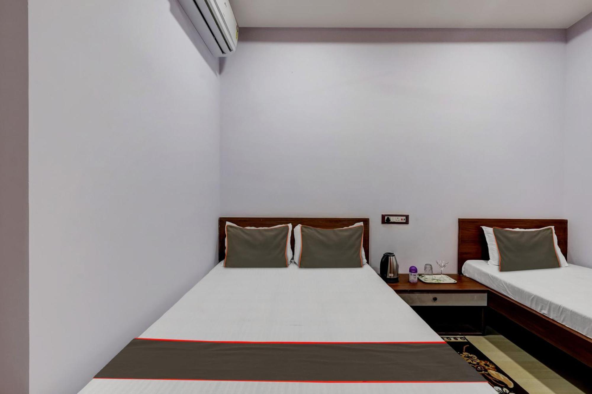 Collection O Ashirbad Lodge Guwahati Exteriör bild