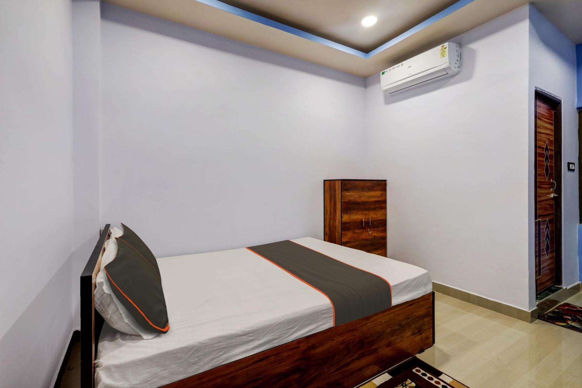 Collection O Ashirbad Lodge Guwahati Exteriör bild